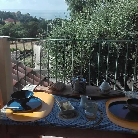 Bastidon, 5 People Near Beach, Sea View, Quiet Le Lavandou