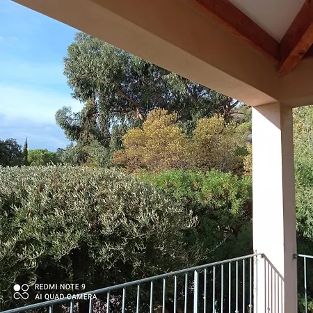 Bastidon, 5 People Near Beach, Sea View, Quiet * Le Lavandou